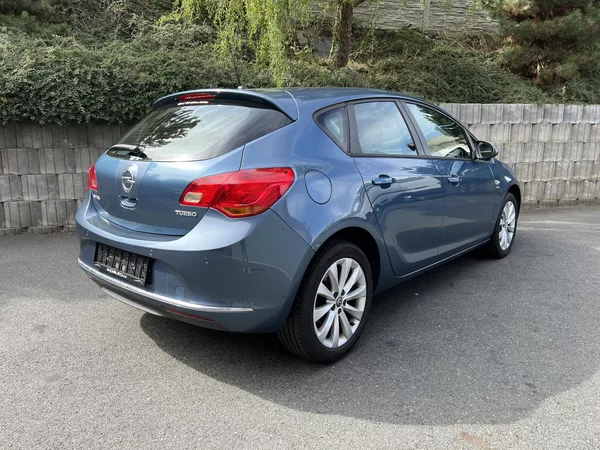 Opel Astra 1.4T 103 kW 1.MAJ SERVISKA - foto 5