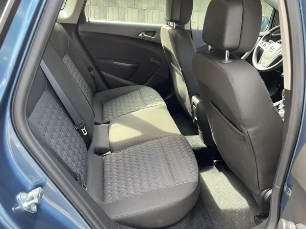 Opel Astra 1.4T 103 kW 1.MAJ SERVISKA - foto 8