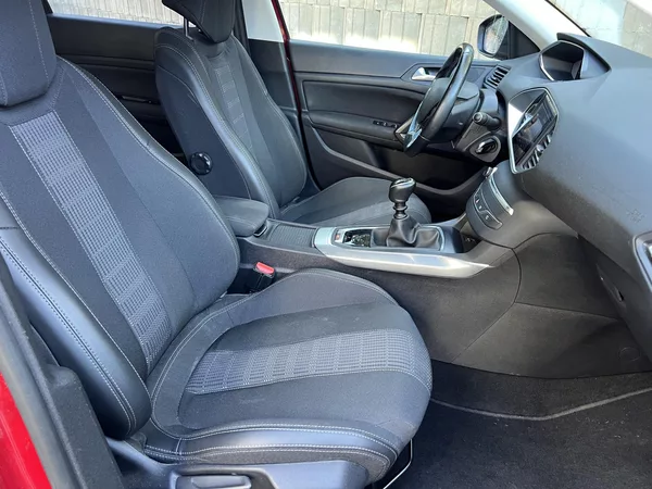 Peugeot 308 SW 1.5 BlueHDi 96 kW - foto 6