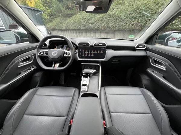MG ZS 1.5 HYBRID+ 145 kW 10.000KM - foto 11