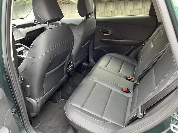 MG ZS 1.5 HYBRID+ 145 kW 10.000KM - foto 12