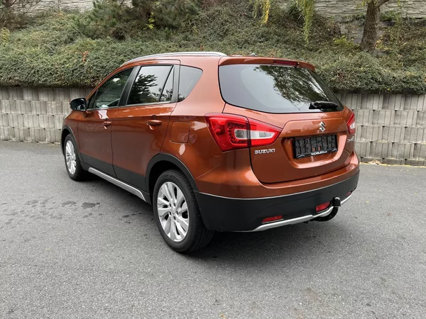 Suzuki SX4 S-Cross 1.4 BoosterJet 103 kW SERVISKA - foto 10