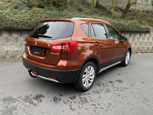 Suzuki SX4 S-Cross 1.4 BoosterJet 103 kW SERVISKA - foto 4