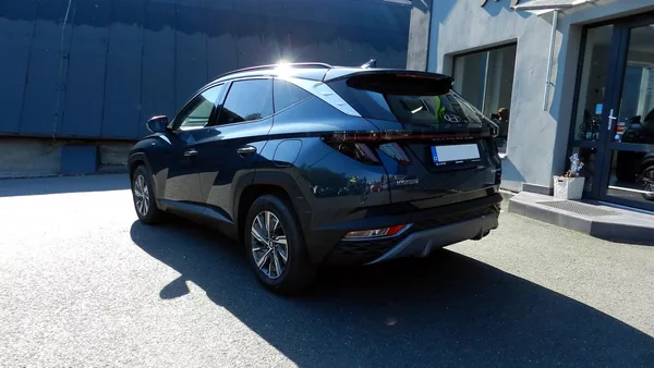 Hyundai Tucson 1.6 CRDi 100 kW NAVI - foto 7