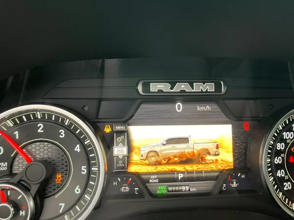 Dodge RAM 3.0 I6 LPG 426k LARAMIE SPORT - foto 31