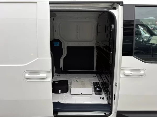 Kia PV5 Cargo 3DR L2H1 4x2 PLUS 120 KW - foto 9