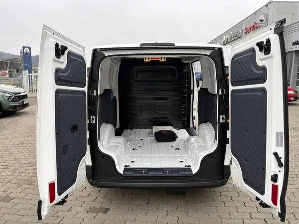 Kia PV5 Cargo 3DR L2H1 4x2 PLUS 120 KW - foto 10