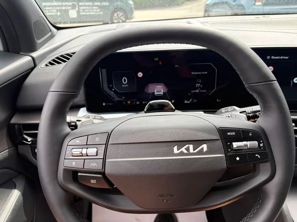 Kia Sportage 1,6 T-GDi GPF 4x2 7DCT BLACK E - foto 11