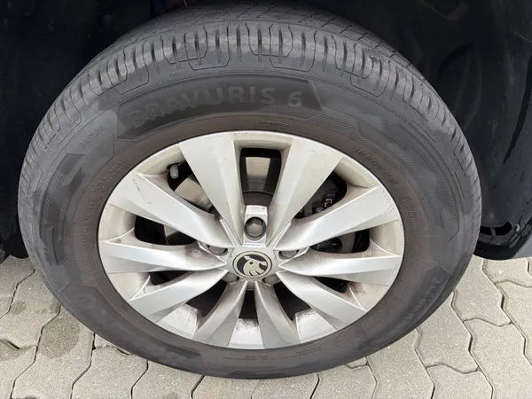Škoda Karoq 1.0 TSi 81kW Ambition - foto 10