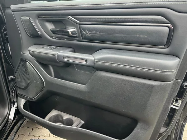 RAM 1500 5.7 V8 395 HP Crew Cab Limited - foto 8