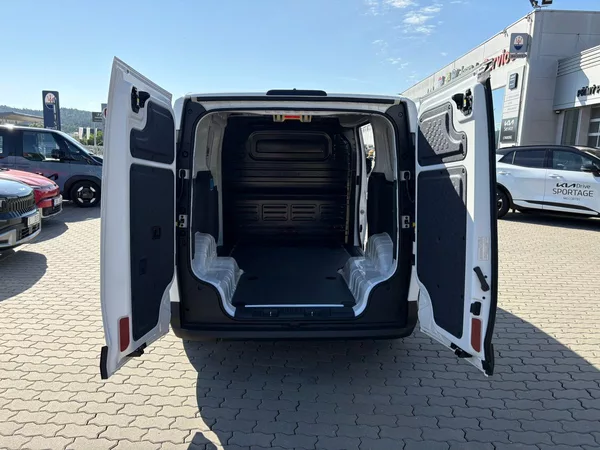 Kia PV5 Cargo 3DR L2H1 4x2 PLUS 89 KW - foto 10