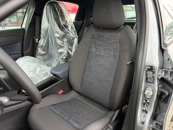 Alfa Romeo Junior 1.2 Turbo Hybrid 145k eDCT6 - foto 11