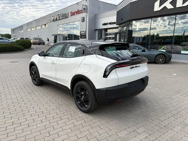 Alfa Romeo Junior 1.2 Turbo Hybrid 145k eDCT6 - foto 5