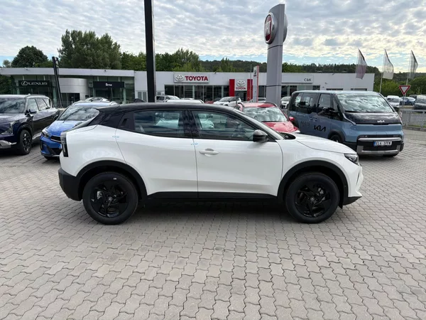 Alfa Romeo Junior 1.2 Turbo Hybrid 145k eDCT6 - foto 8