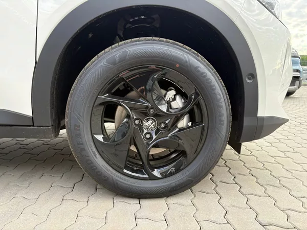 Alfa Romeo Junior 1.2 Turbo Hybrid 145k eDCT6 - foto 9