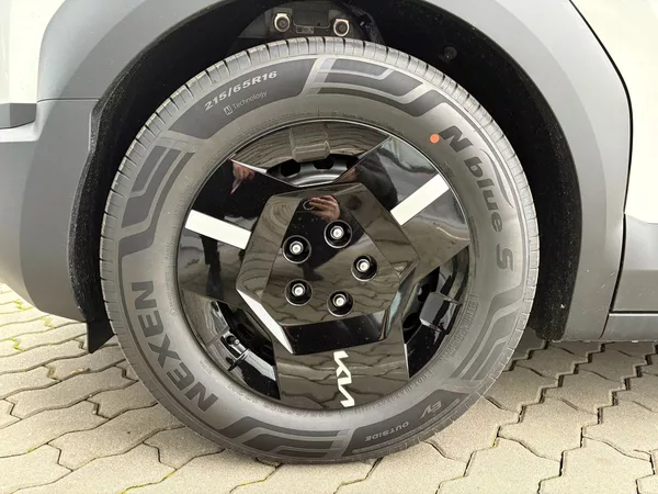 Kia PV5 Cargo 3DR L2H1 4x2 PLUS 89 KW - foto 28