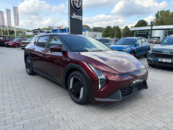 Kia EV4 4x2 EARTH 150 KW + 81,4 KWH
