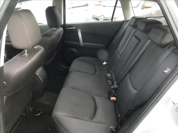 Mazda 6 1,8 16V - foto 9