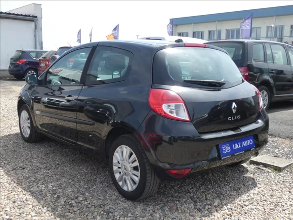 Renault Clio 1,2 16V - foto 4
