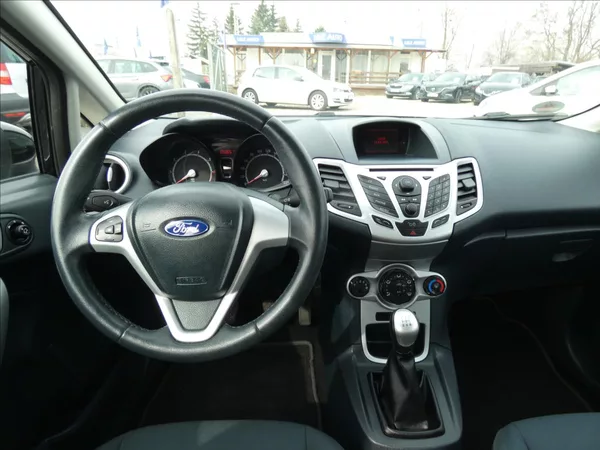 Ford Fiesta 1,2 - foto 7