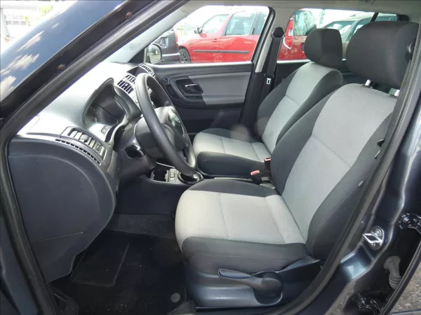 Škoda Fabia 1,4 16V - foto 8