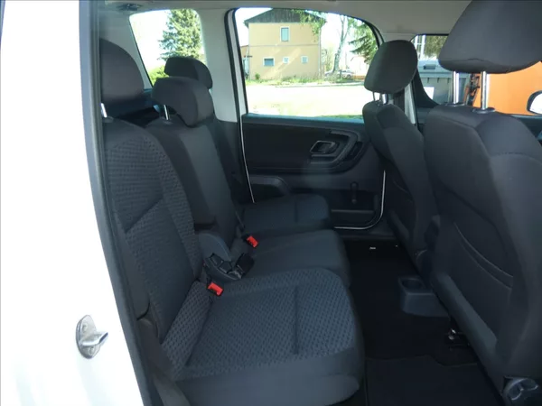 Škoda Roomster 1,2 TSI - foto 13