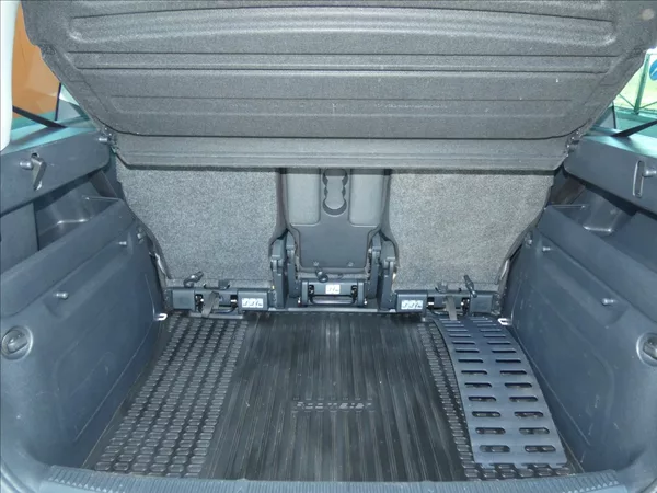 Škoda Roomster 1,2 TSI - foto 14