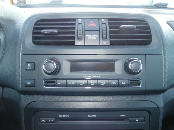Škoda Roomster 1,2 TSI - foto 8