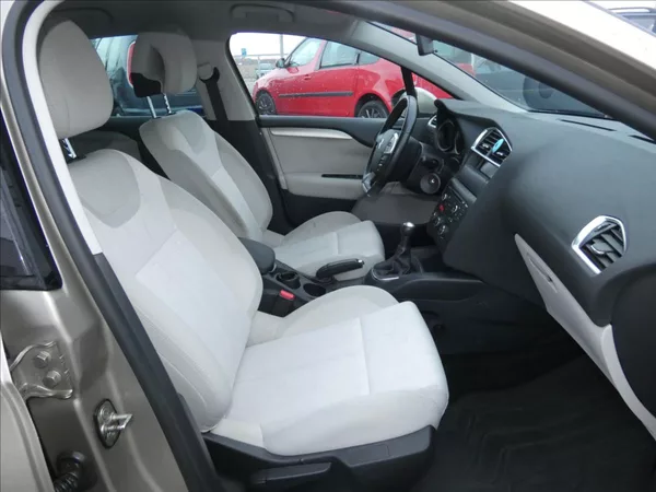 Citroën C4 1,6 VTi - foto 10