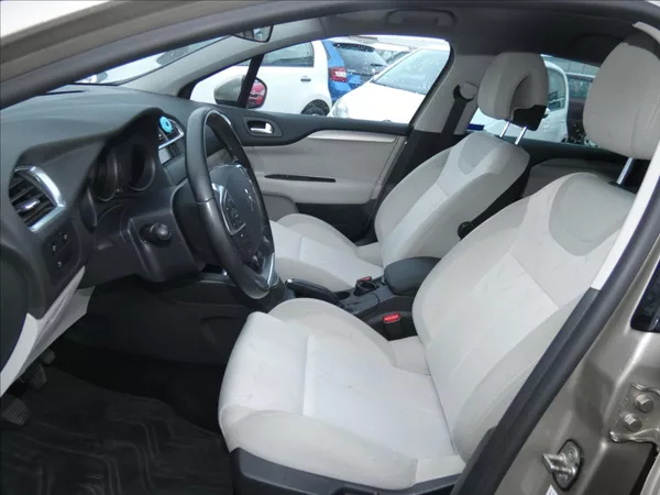 Citroën C4 1,6 VTi - foto 8