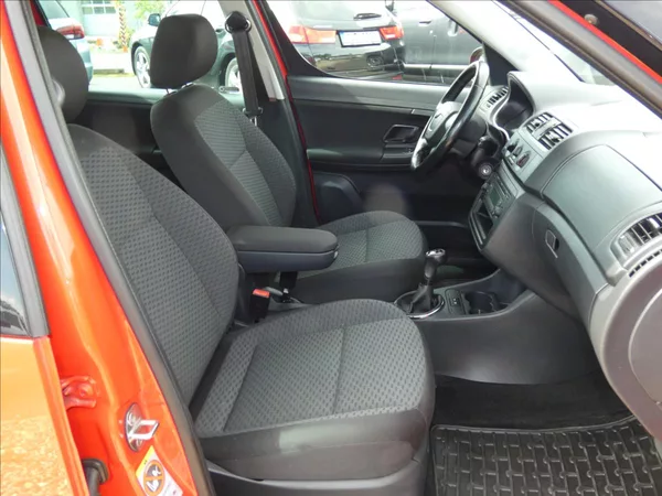 Škoda Roomster 1,2 TSI - foto 10