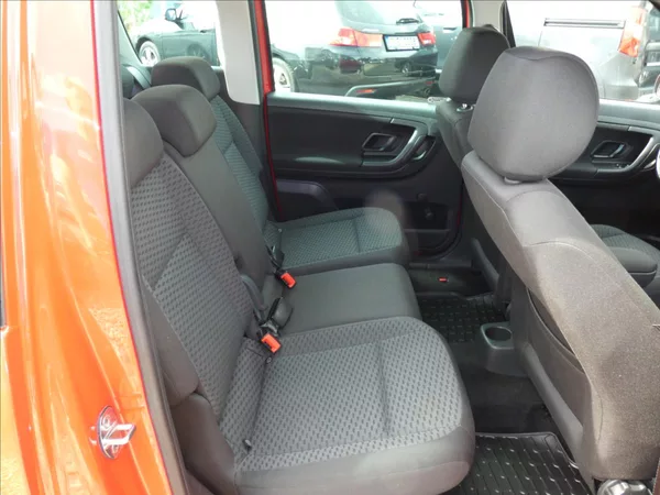 Škoda Roomster 1,2 TSI - foto 11
