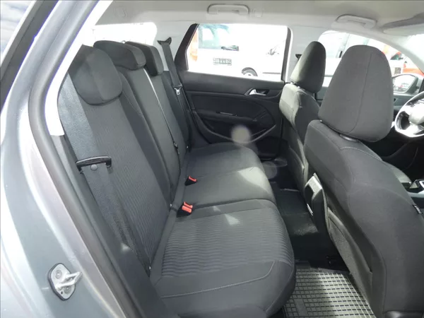 Peugeot 308 1,6 SW HDi - foto 11