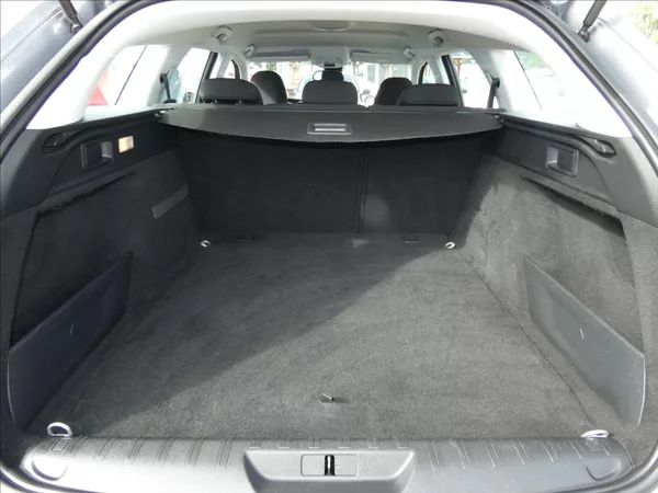 Peugeot 308 1,6 SW HDi - foto 12
