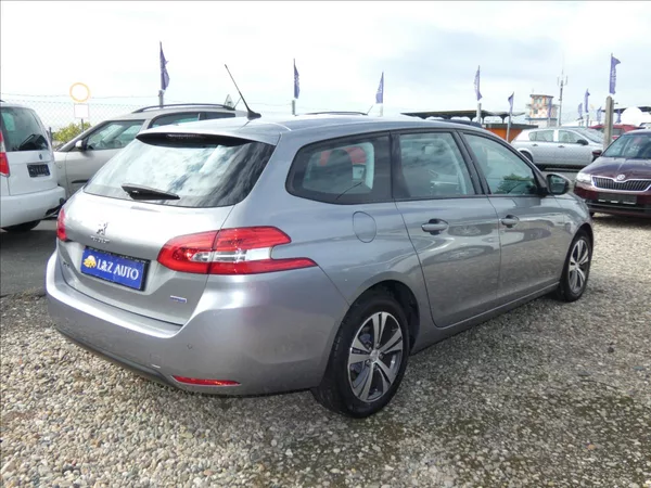Peugeot 308 1,6 SW HDi - foto 2