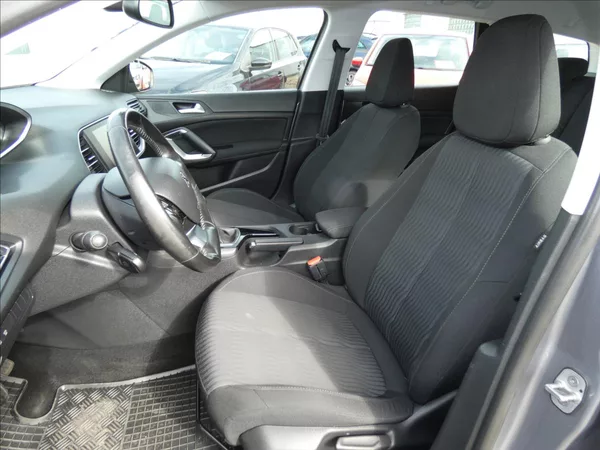Peugeot 308 1,6 SW HDi - foto 8