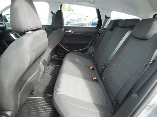 Peugeot 308 1,6 SW HDi - foto 9