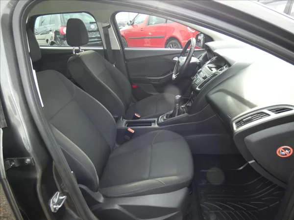 Ford Focus 1,0 EcoBoost - foto 10