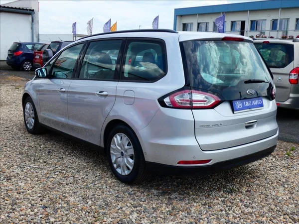 Ford Galaxy 2,0 TDCi - foto 4