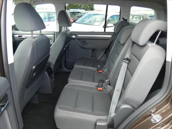 Volkswagen Touran 1,6 TDI - foto 10