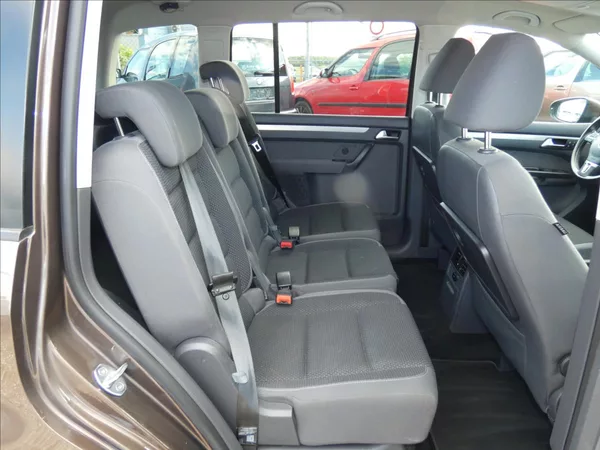 Volkswagen Touran 1,6 TDI - foto 11