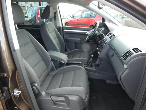Volkswagen Touran 1,6 TDI - foto 9