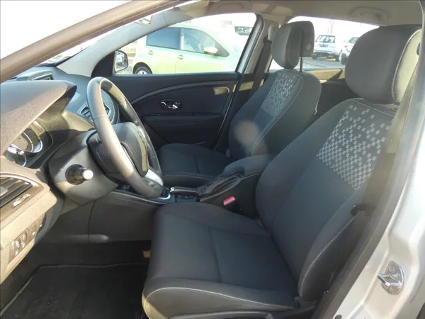 Renault Mégane 1,5 DCI - foto 10