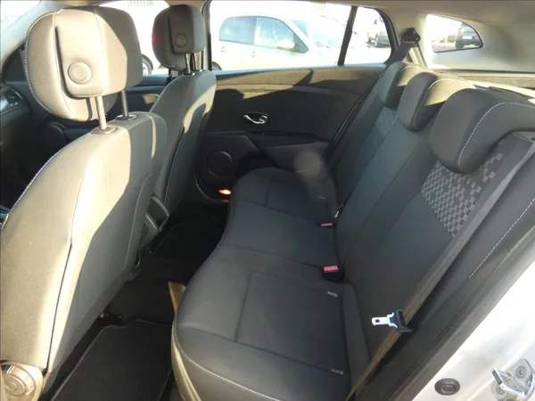 Renault Mégane 1,5 DCI - foto 11