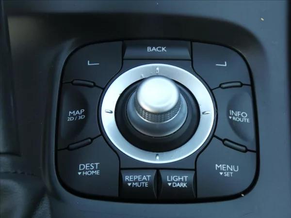 Renault Mégane 1,5 DCI - foto 8
