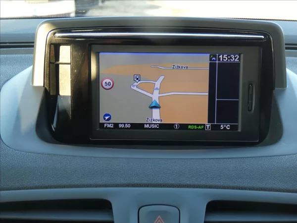 Renault Mégane 1,5 DCI - foto 9