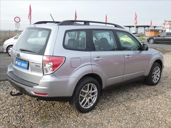Subaru Forester 2,0 D 4X4 - foto 4