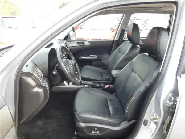 Subaru Forester 2,0 D 4X4 - foto 8
