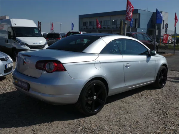 Volkswagen EOS 2,0 TDI - foto 4