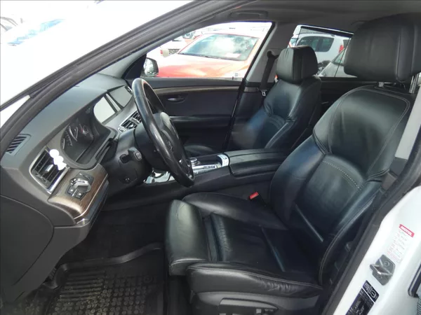BMW Řada 5 3,0 xDrive 530d Gran Turismo M - foto 12
